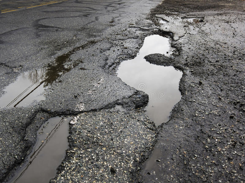 Tories slash pothole fund